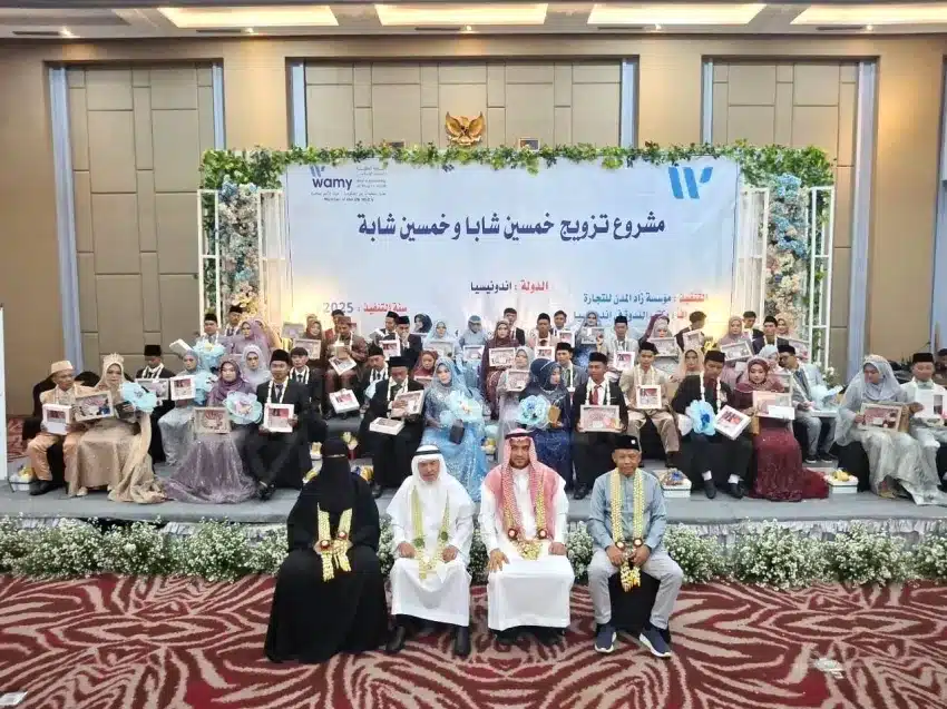 مبادرة إنسانية فريدة تحتفي بزفاف خمسين شابا وشابة في إندونيسيا